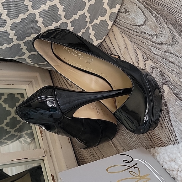 Aldo Genuine Leather Pumps - Picture 4 of 4